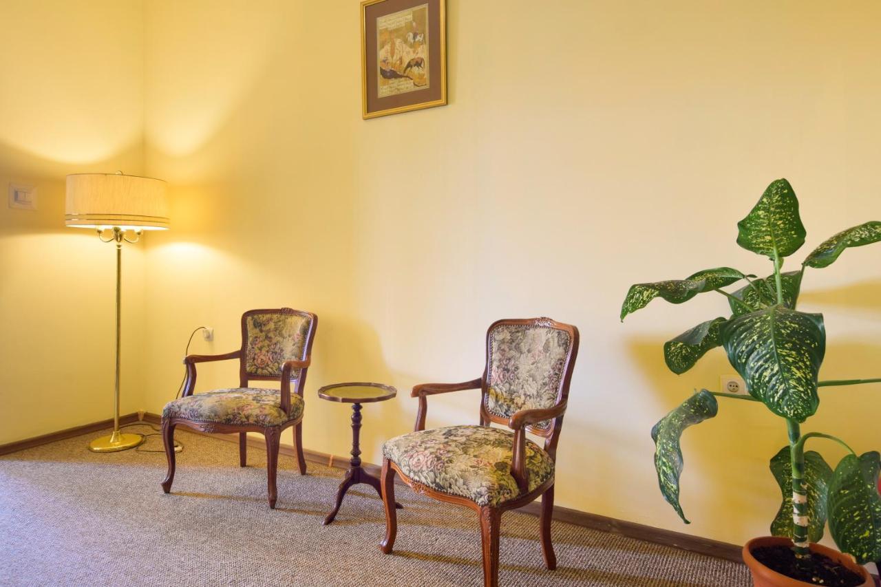 Hotel Stary Ratusz Kostomloty ภายนอก รูปภาพ