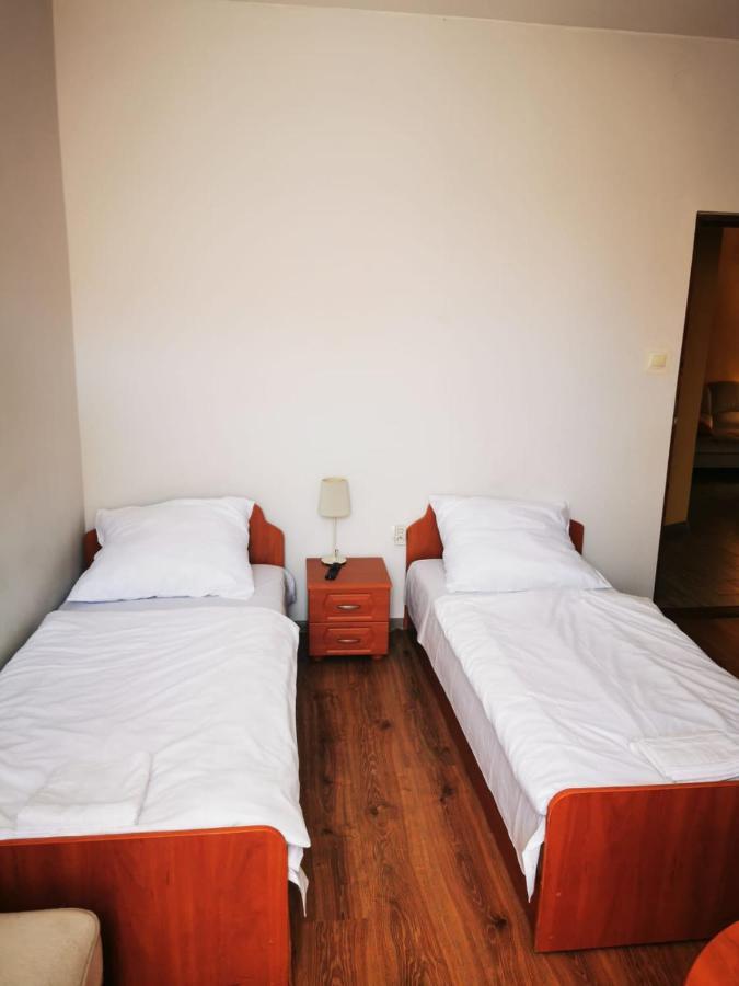 Hotel Stary Ratusz Kostomloty ภายนอก รูปภาพ