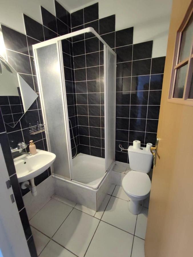 Hotel Stary Ratusz Kostomloty ภายนอก รูปภาพ